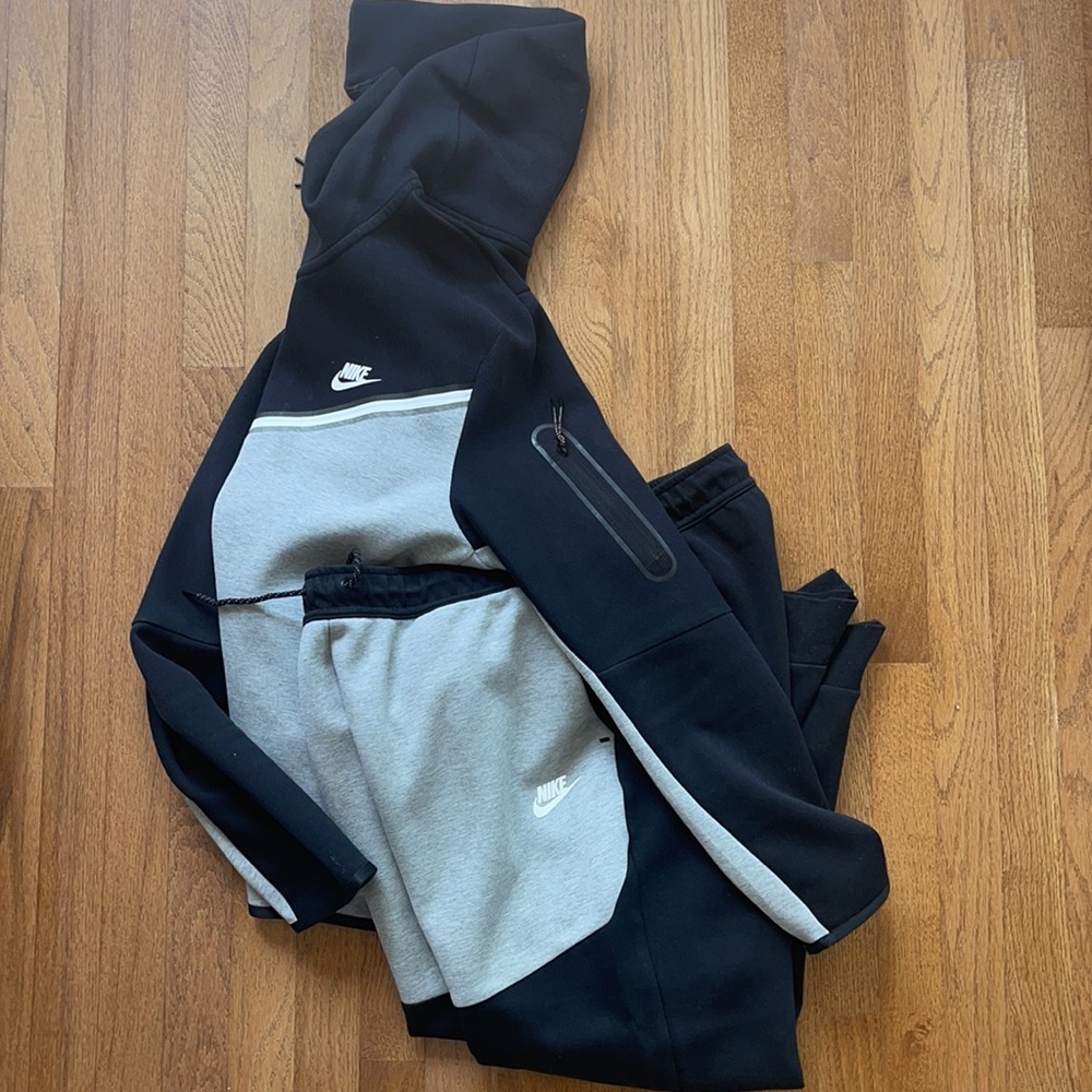 Nike Tech Fleece